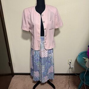 Vintage Leslie Fay Pink and Blue Patterned Women's Skirt Suit 2PC Set Paisley